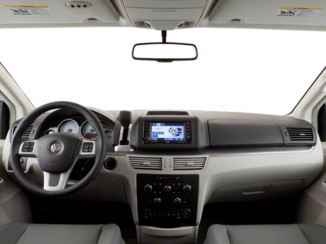 2012 Volkswagen Routan SE