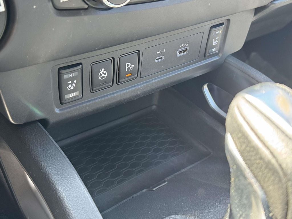2023 Nissan Frontier SV