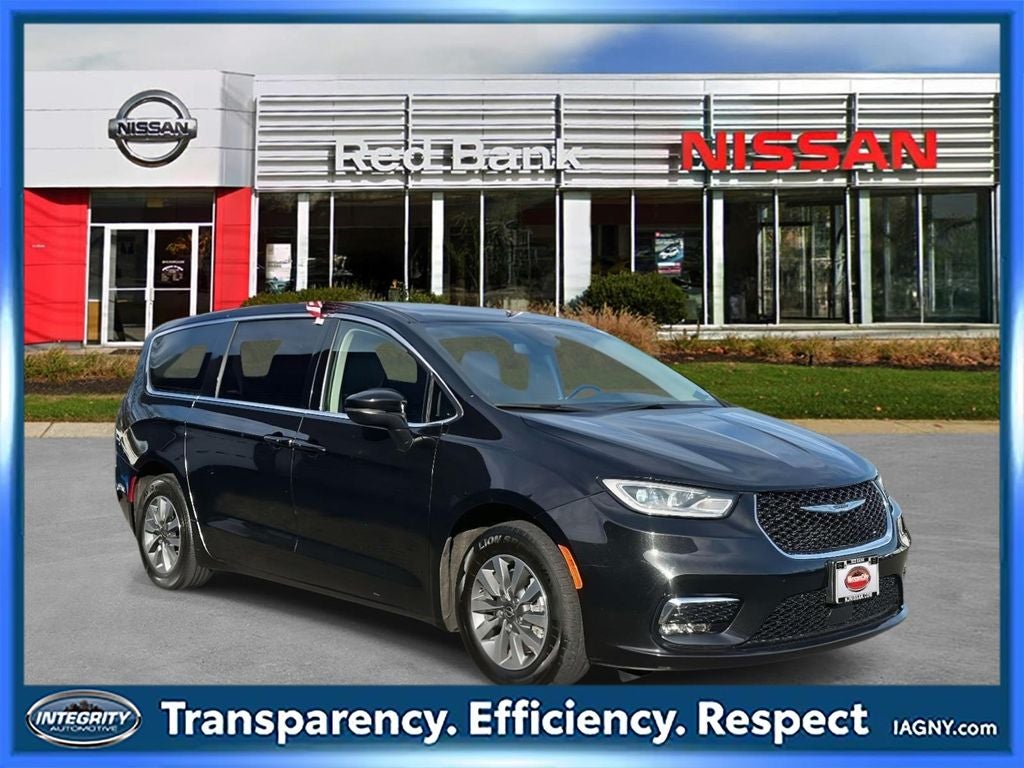 2023 Chrysler Pacifica Hybrid Touring L