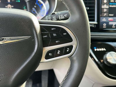 2023 Chrysler Pacifica Hybrid Touring L