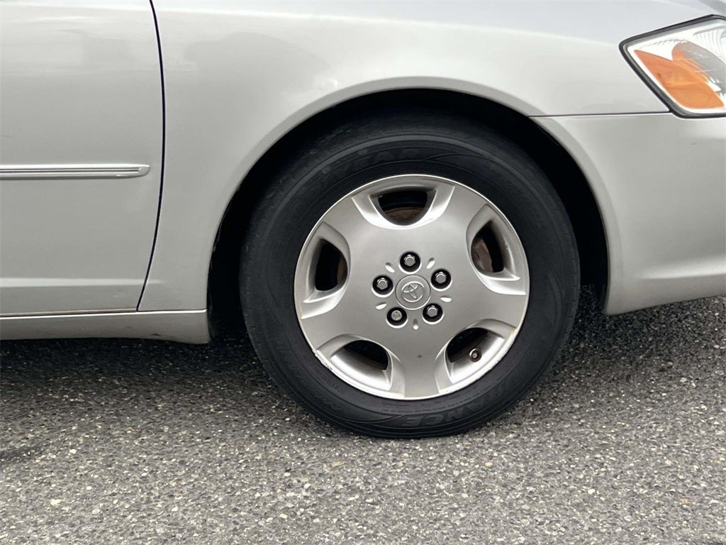 2004 Toyota Avalon Base