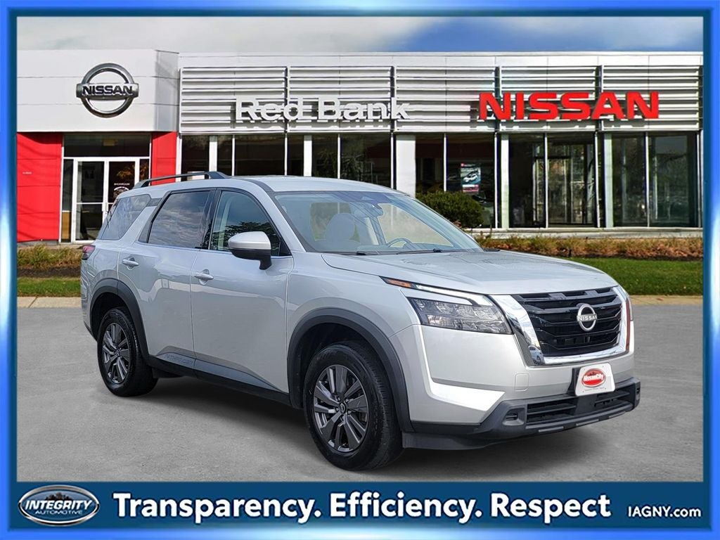 2025 Nissan Pathfinder SV