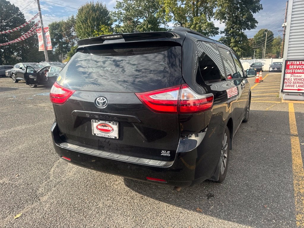 2018 Toyota Sienna XLE Premium 7 Passenger