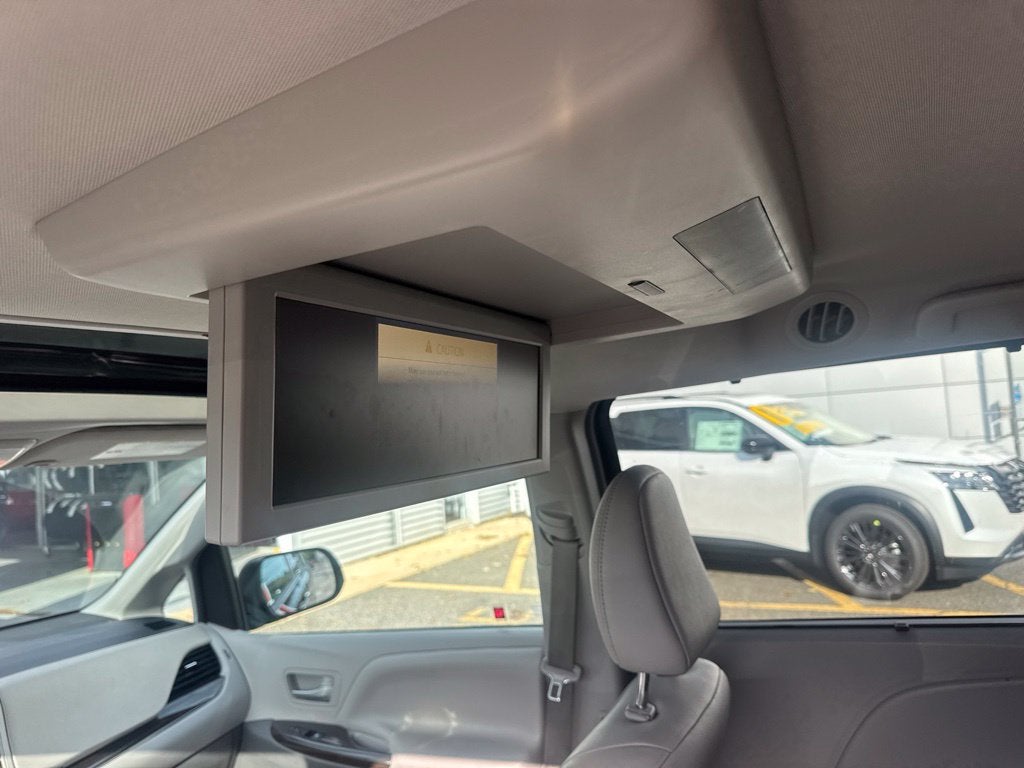 2018 Toyota Sienna XLE Premium 7 Passenger