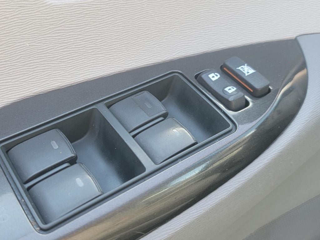 2014 Toyota Sienna L 7 Passenger