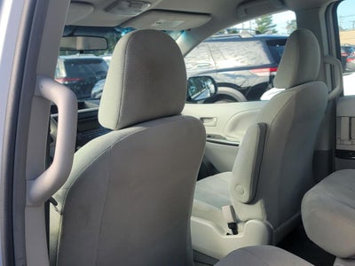 2014 Toyota Sienna L 7 Passenger