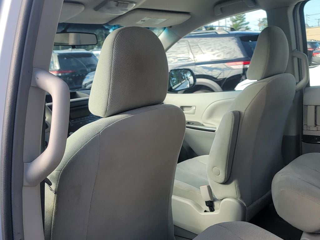 2014 Toyota Sienna L 7 Passenger