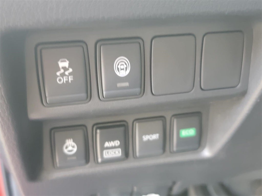 2022 Nissan Rogue Sport SV