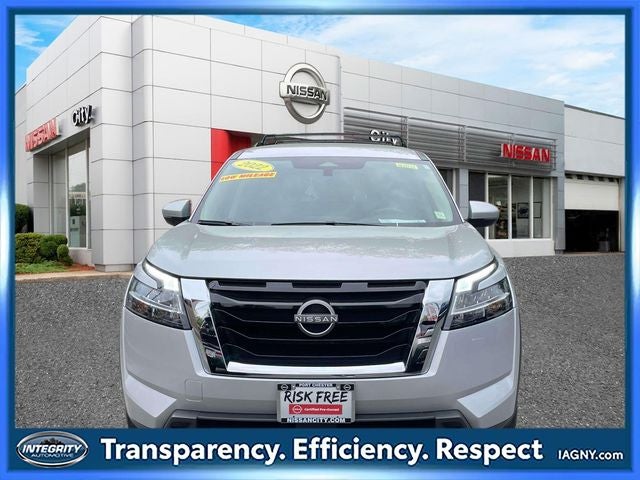 2022 Nissan Pathfinder SV