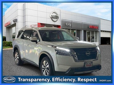 2025 Nissan Pathfinder SL
