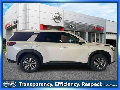 2025 Nissan Pathfinder SL