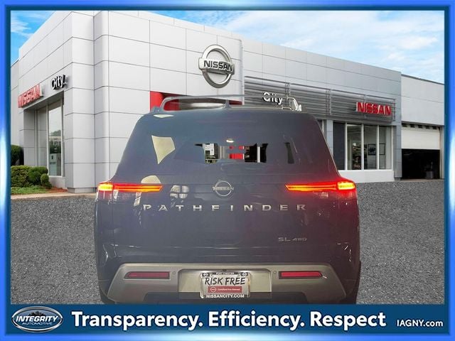 2024 Nissan Pathfinder SL