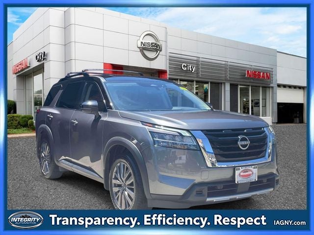 2023 Nissan Pathfinder SL
