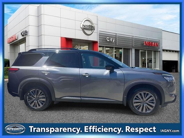 2023 Nissan Pathfinder SL