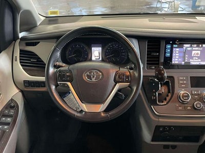 2015 Toyota Sienna XLE 7 Passenger