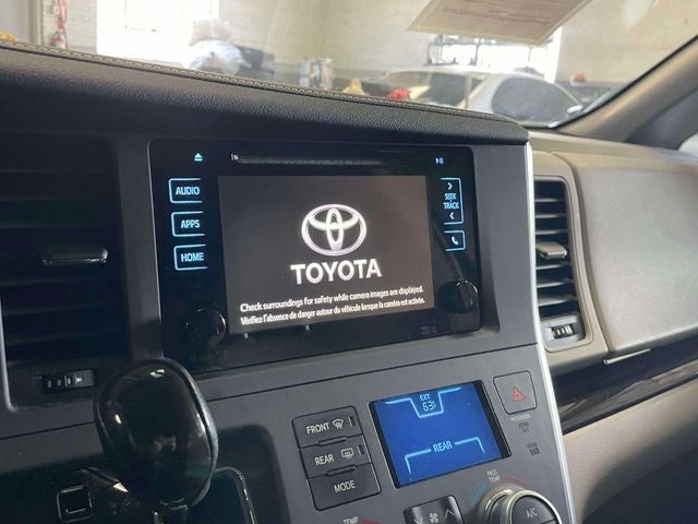 2015 Toyota Sienna XLE 7 Passenger