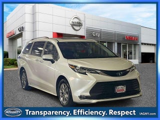 2023 Toyota Sienna XLE 8 Passenger