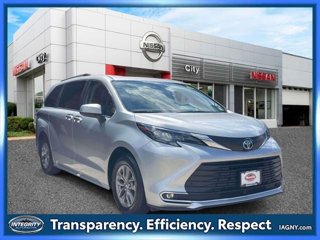 2024 Toyota Sienna XLE 8 Passenger