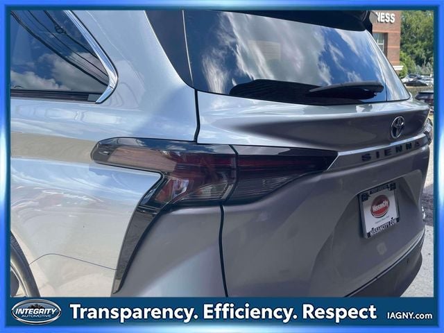 2024 Toyota Sienna XLE 8 Passenger