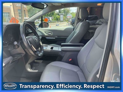 2024 Toyota Sienna XLE 8 Passenger