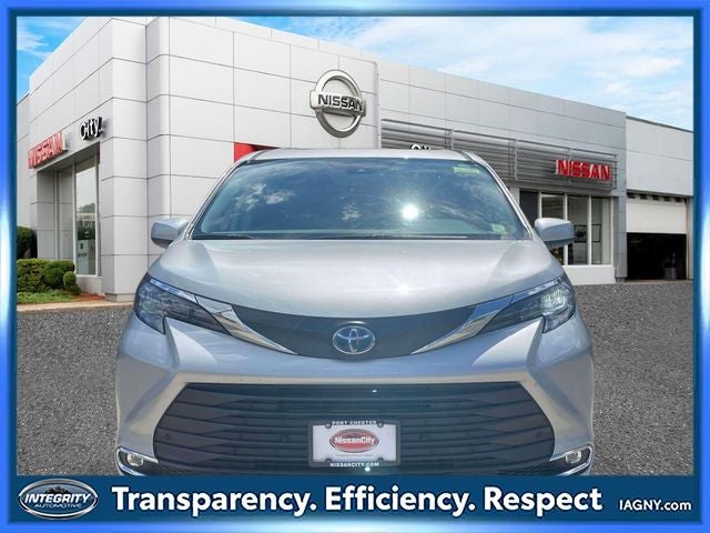 2024 Toyota Sienna XLE 8 Passenger