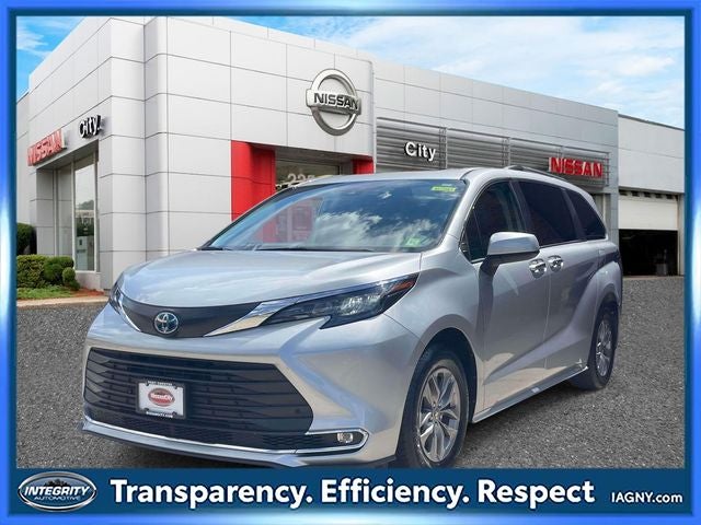 2024 Toyota Sienna XLE 8 Passenger
