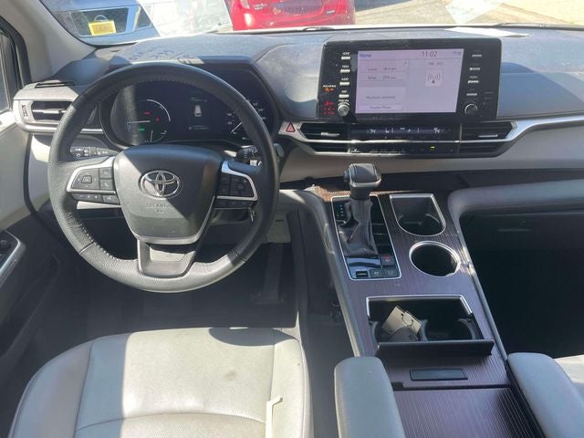 2023 Toyota Sienna XLE 8 Passenger