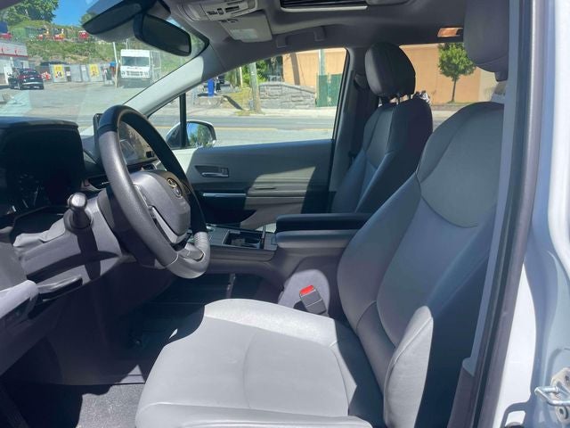 2023 Toyota Sienna XLE 8 Passenger