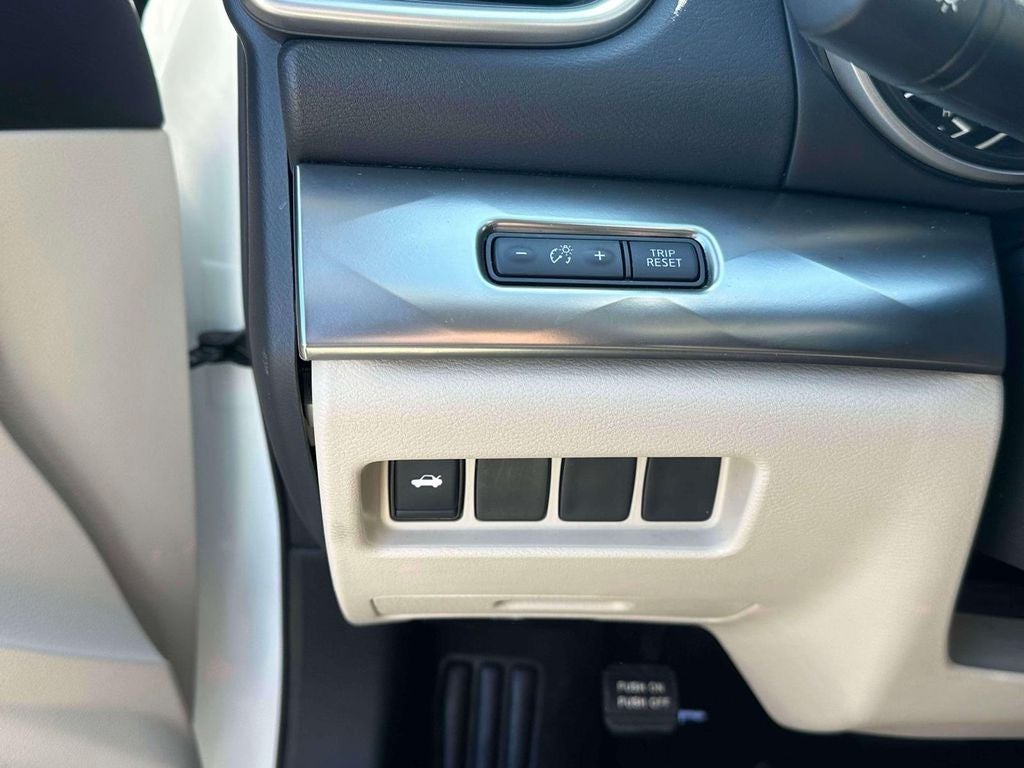 2023 Nissan Maxima SV