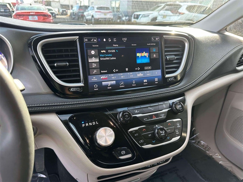 2023 Chrysler Pacifica Hybrid Touring L