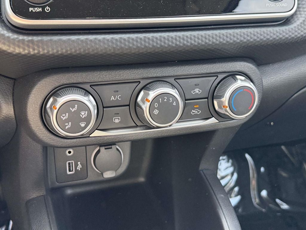 2025 Nissan Kicks Play S