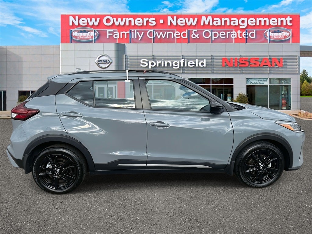 2023 Nissan Kicks SR
