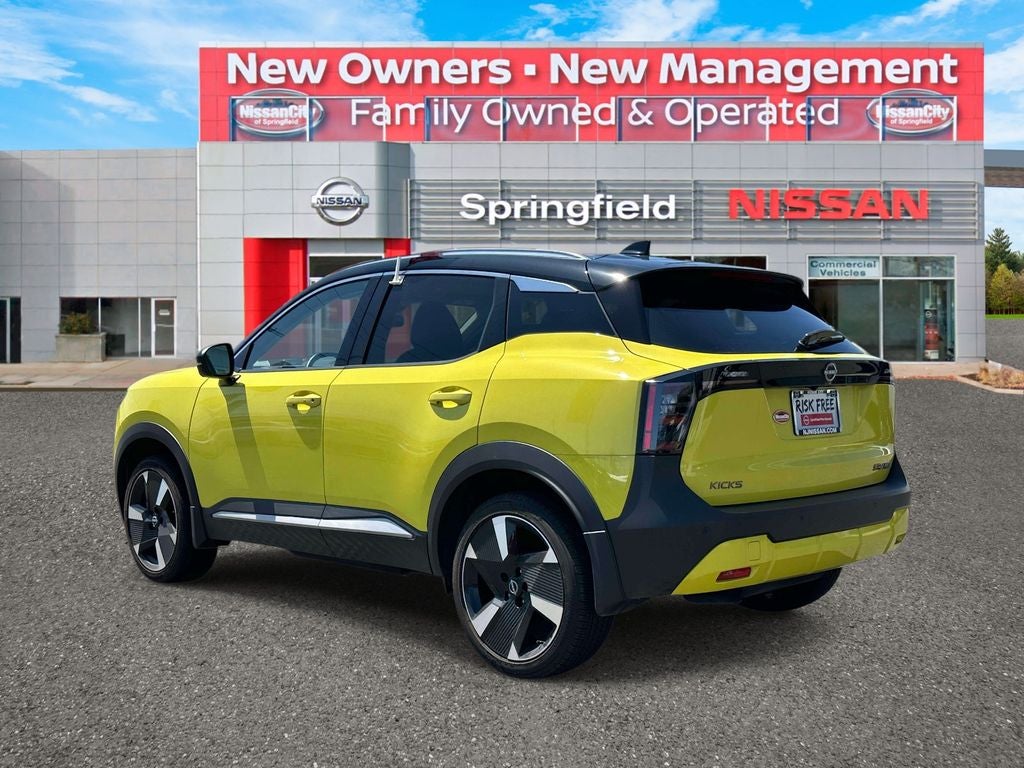 2025 Nissan Kicks SR