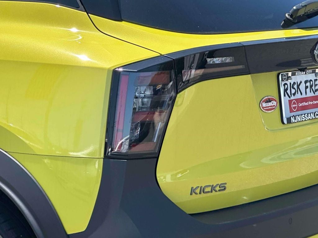 2025 Nissan Kicks SR