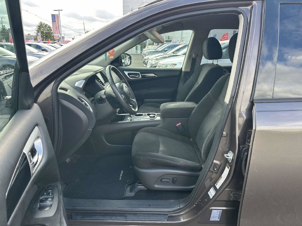 2015 Nissan Pathfinder SV