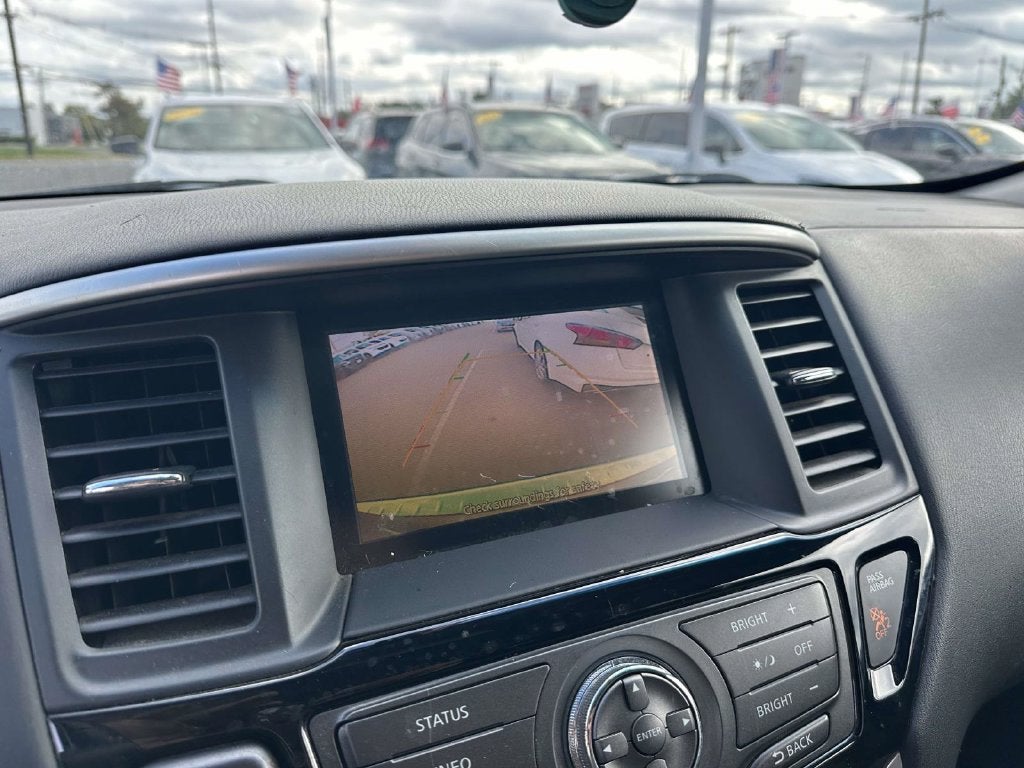 2015 Nissan Pathfinder SV