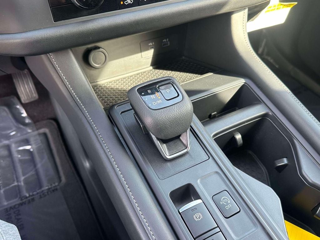 2025 Nissan Pathfinder S