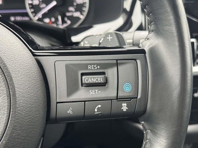 2022 Nissan Pathfinder SV