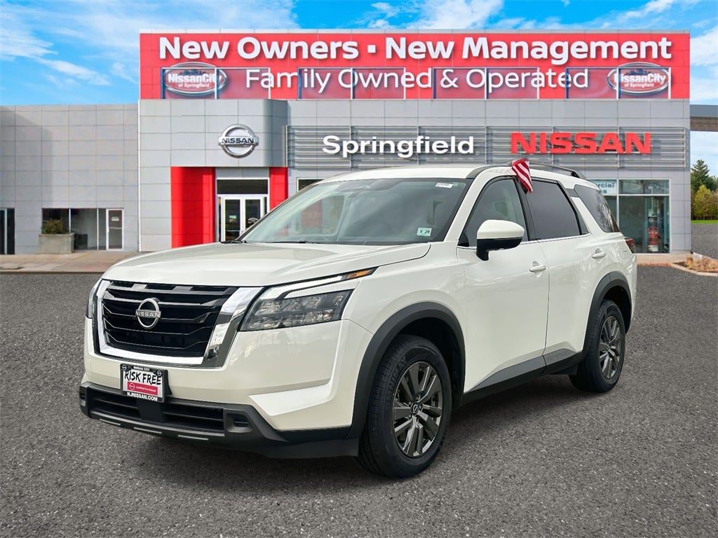 2024 Nissan Pathfinder SV