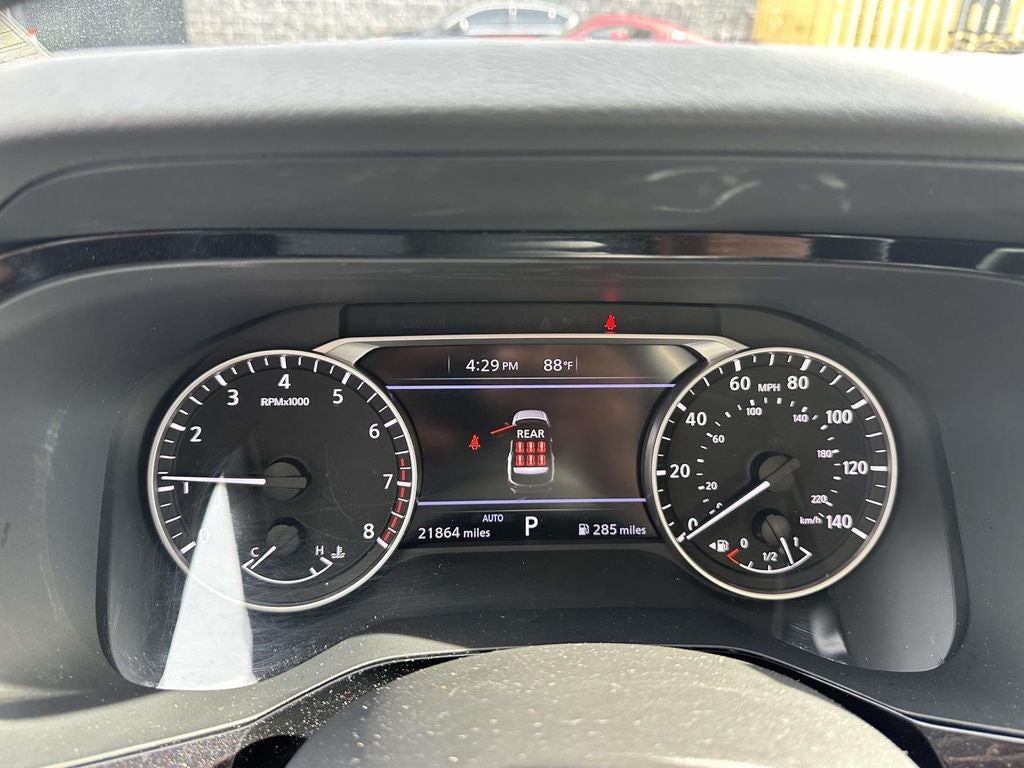2025 Nissan Pathfinder SV