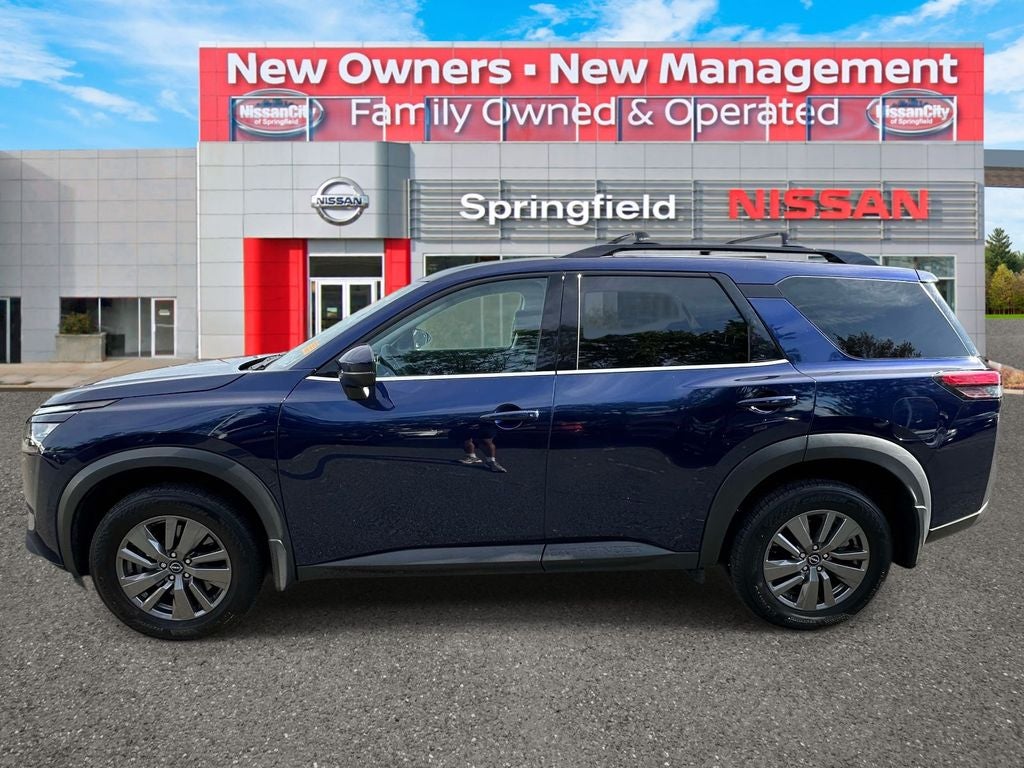 2025 Nissan Pathfinder SV