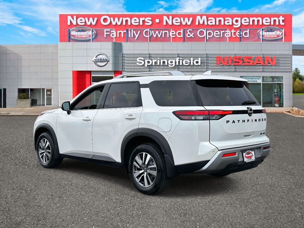 2024 Nissan Pathfinder SL