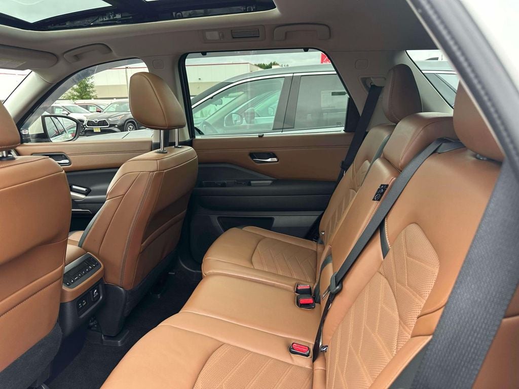 2024 Nissan Pathfinder Platinum