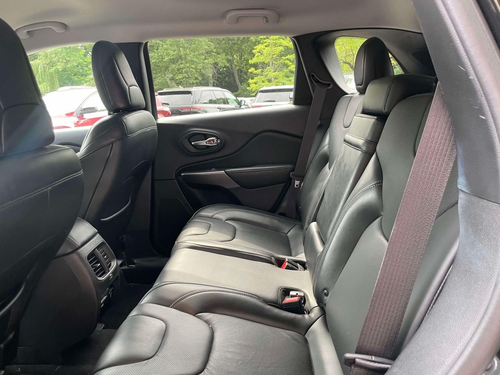 2019 Jeep Cherokee Limited FWD