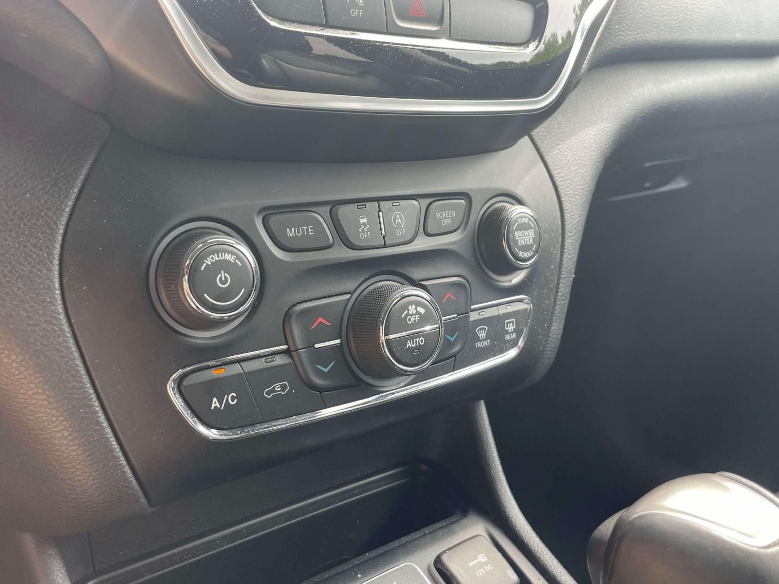 2019 Jeep Cherokee Limited FWD