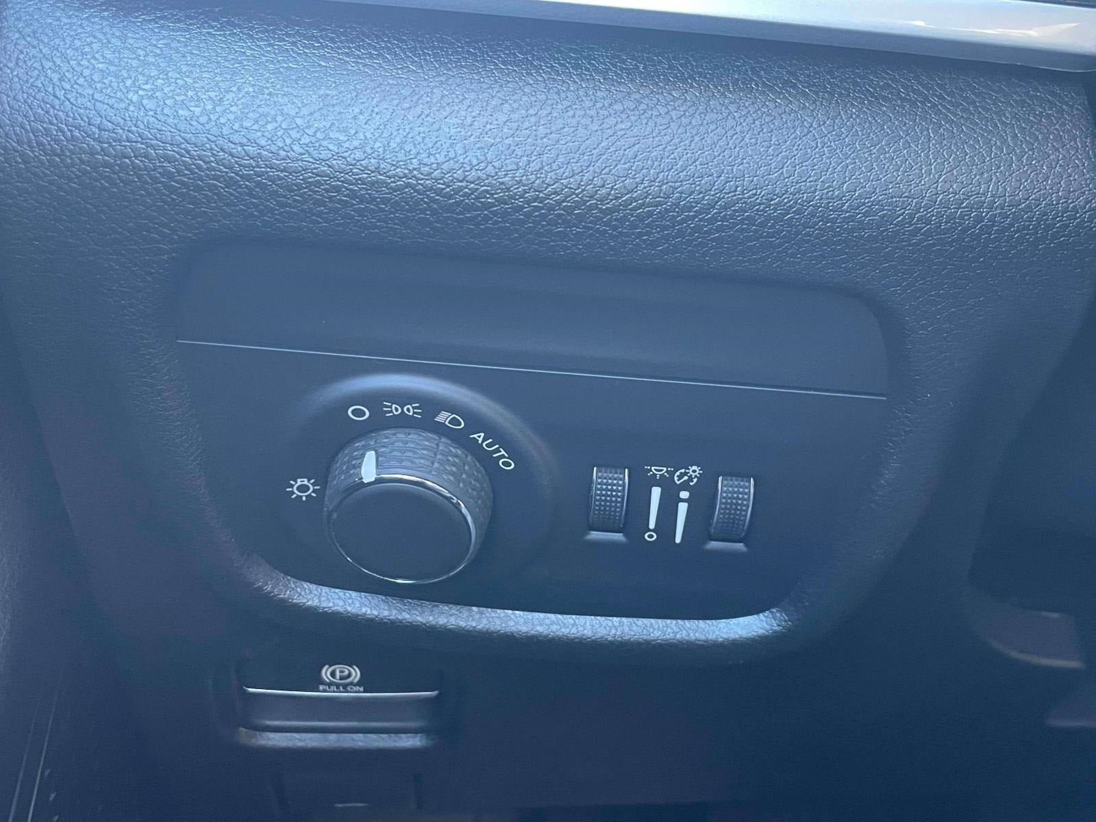 2023 Jeep Grand Cherokee Laredo 4x4