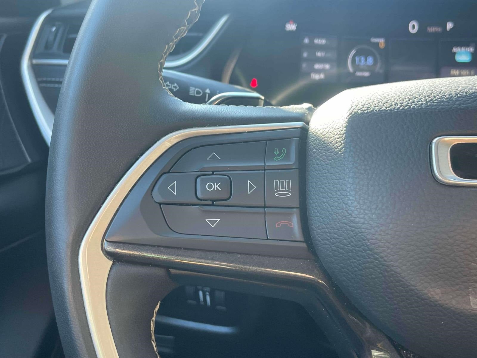 2023 Jeep Grand Cherokee Laredo 4x4