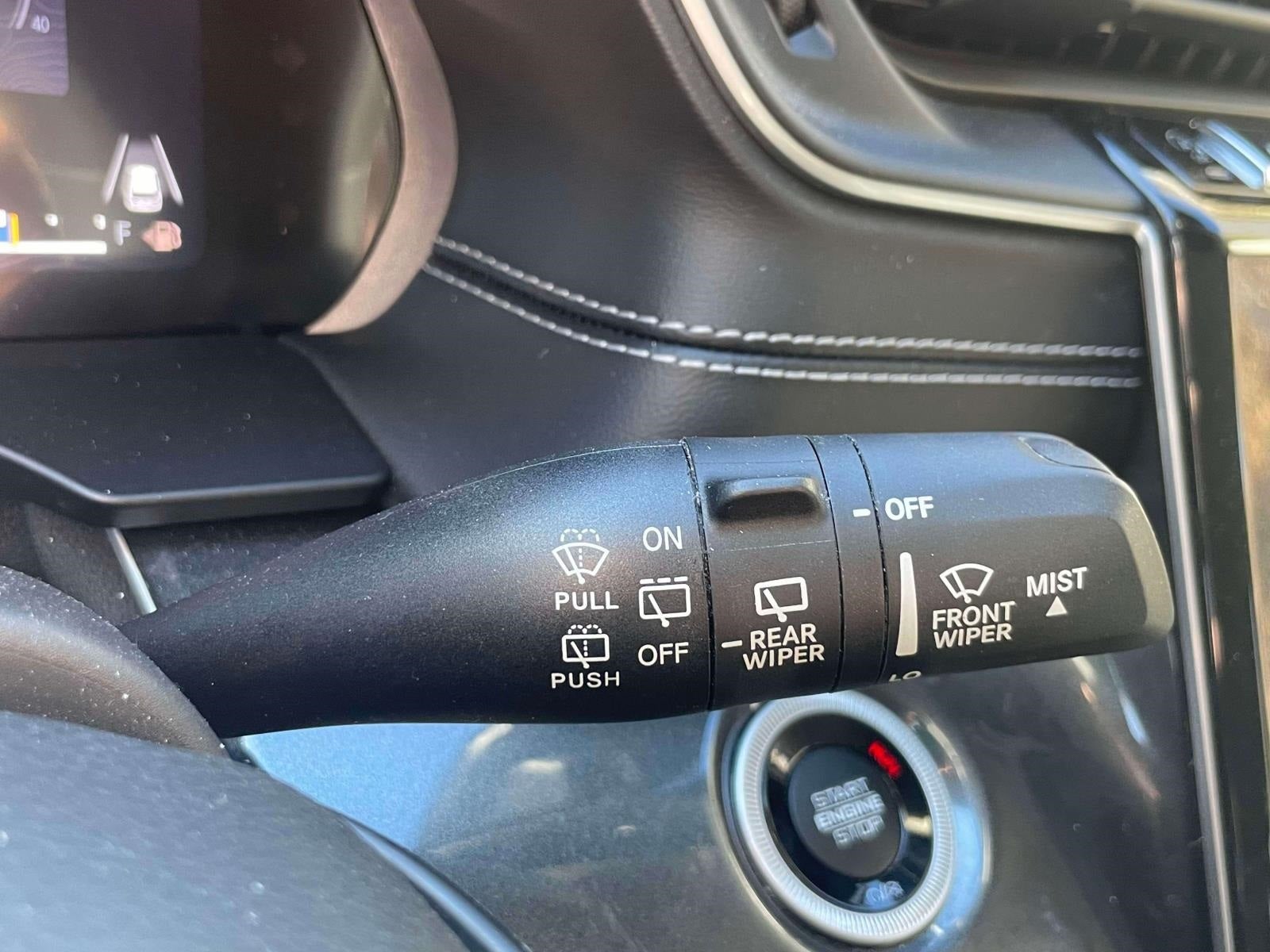 2023 Jeep Grand Cherokee Laredo 4x4