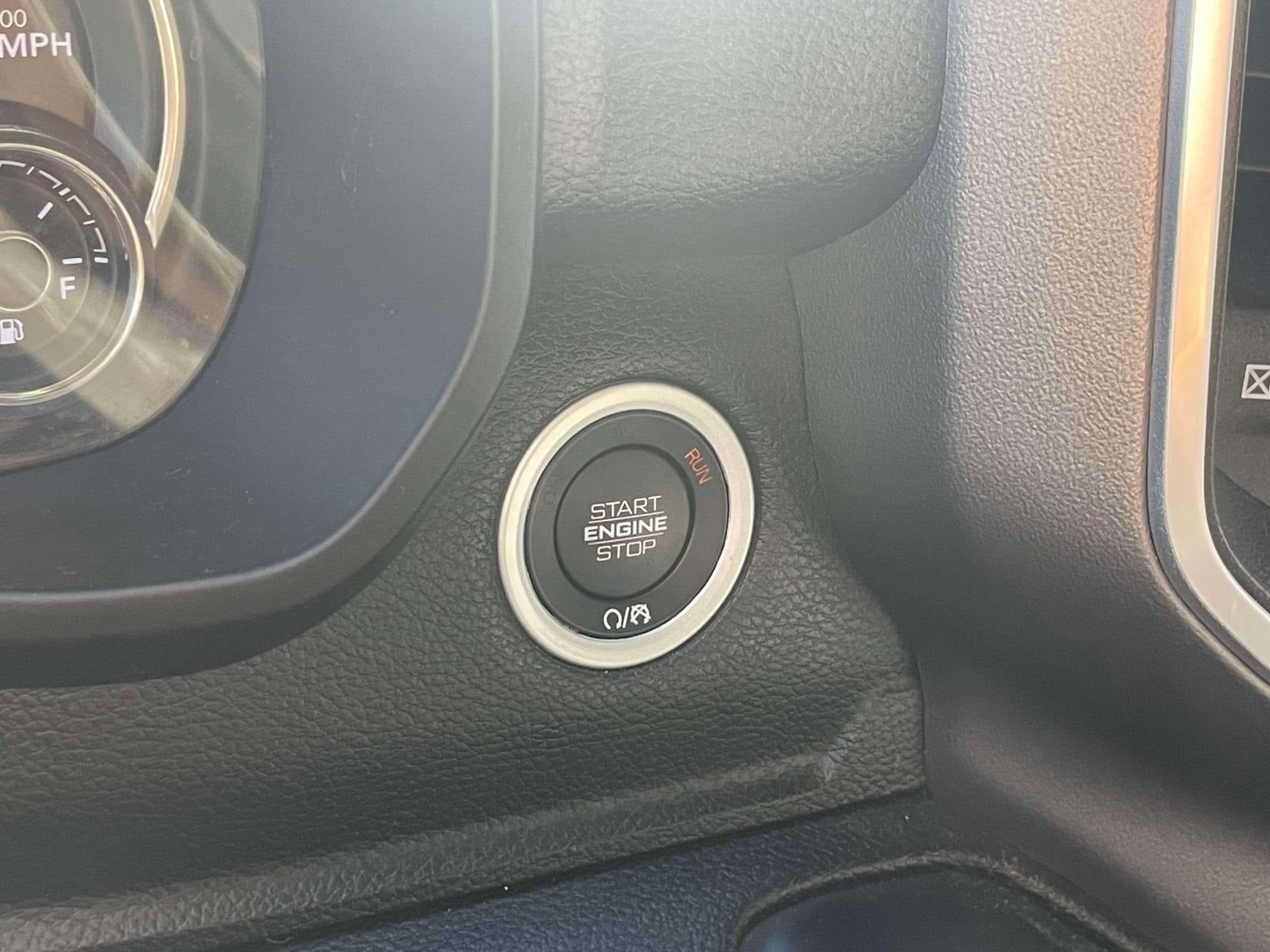 2021 RAM 1500 Big Horn Crew Cab 4x4 5'7' Box