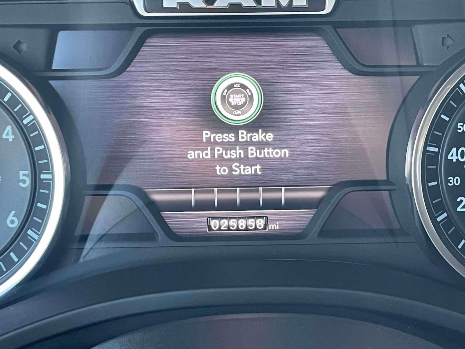 2023 RAM 1500 Laramie Crew Cab 4x4 5'7' Box